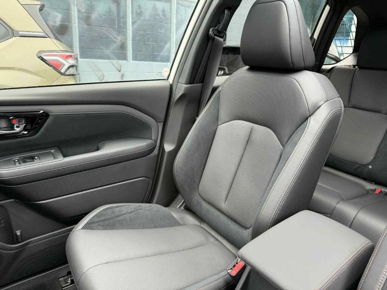 2025 Subaru Forester - Image 16