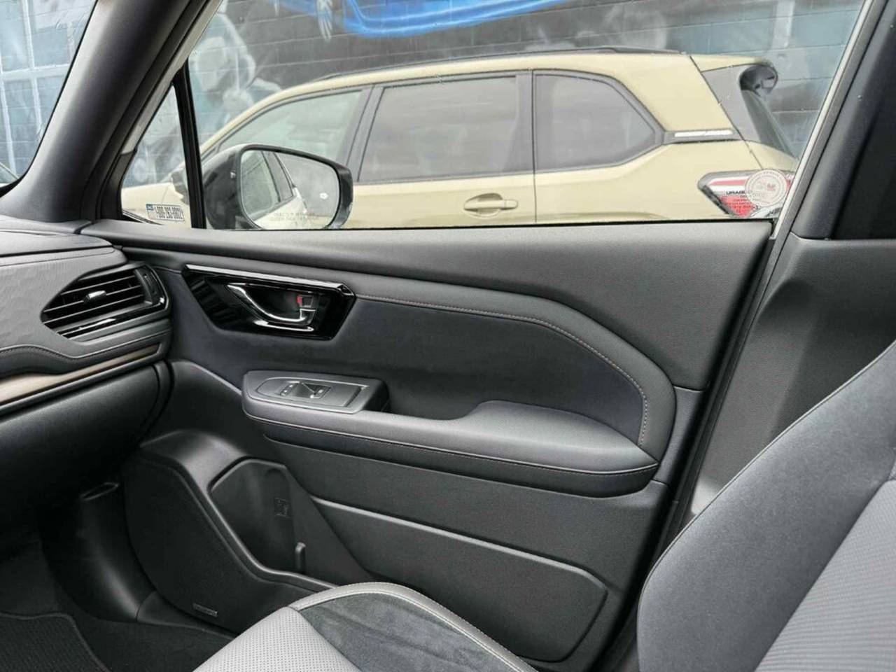 2025 Subaru Forester - Image 21