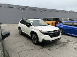 2025 Subaru Forester - Image 25